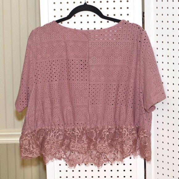 Plus Size 24/26 Shein Fit+ Eyelet Embroidered Contrast Eyelash Lace Crop Tee NWT - Picture 3 of 7
